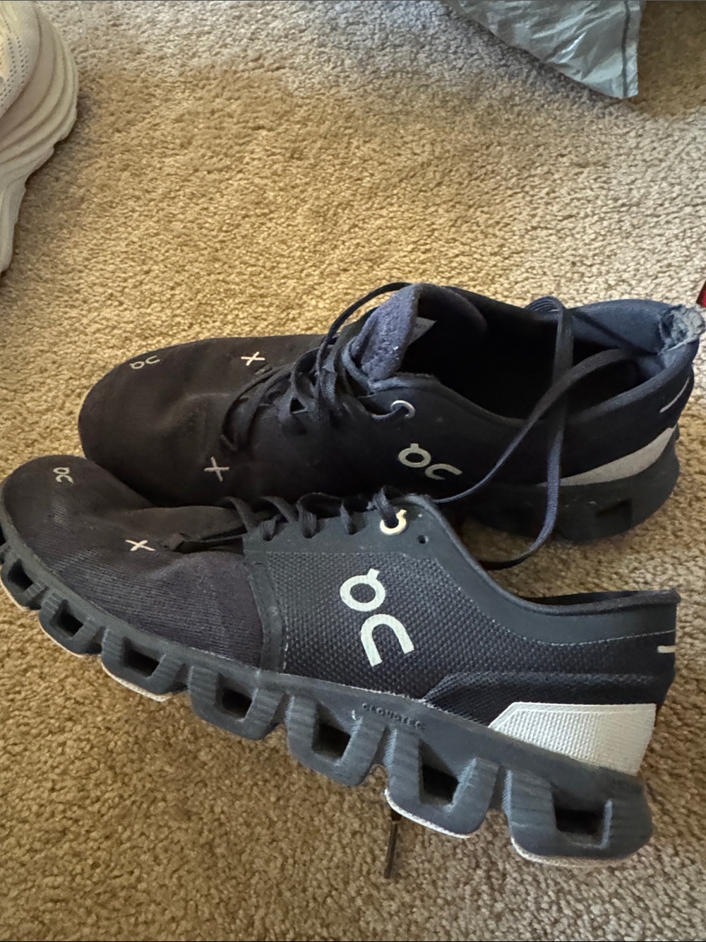 On Running Men's Black Athletic Cloudtec Trainers cloud x women’s